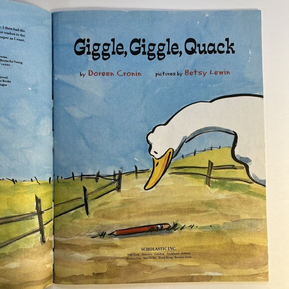 Set of 3 Childrens Storybooks Maisy Dresses Up Flop Ear Giggle Giggle Quack - Picture 7 of 12